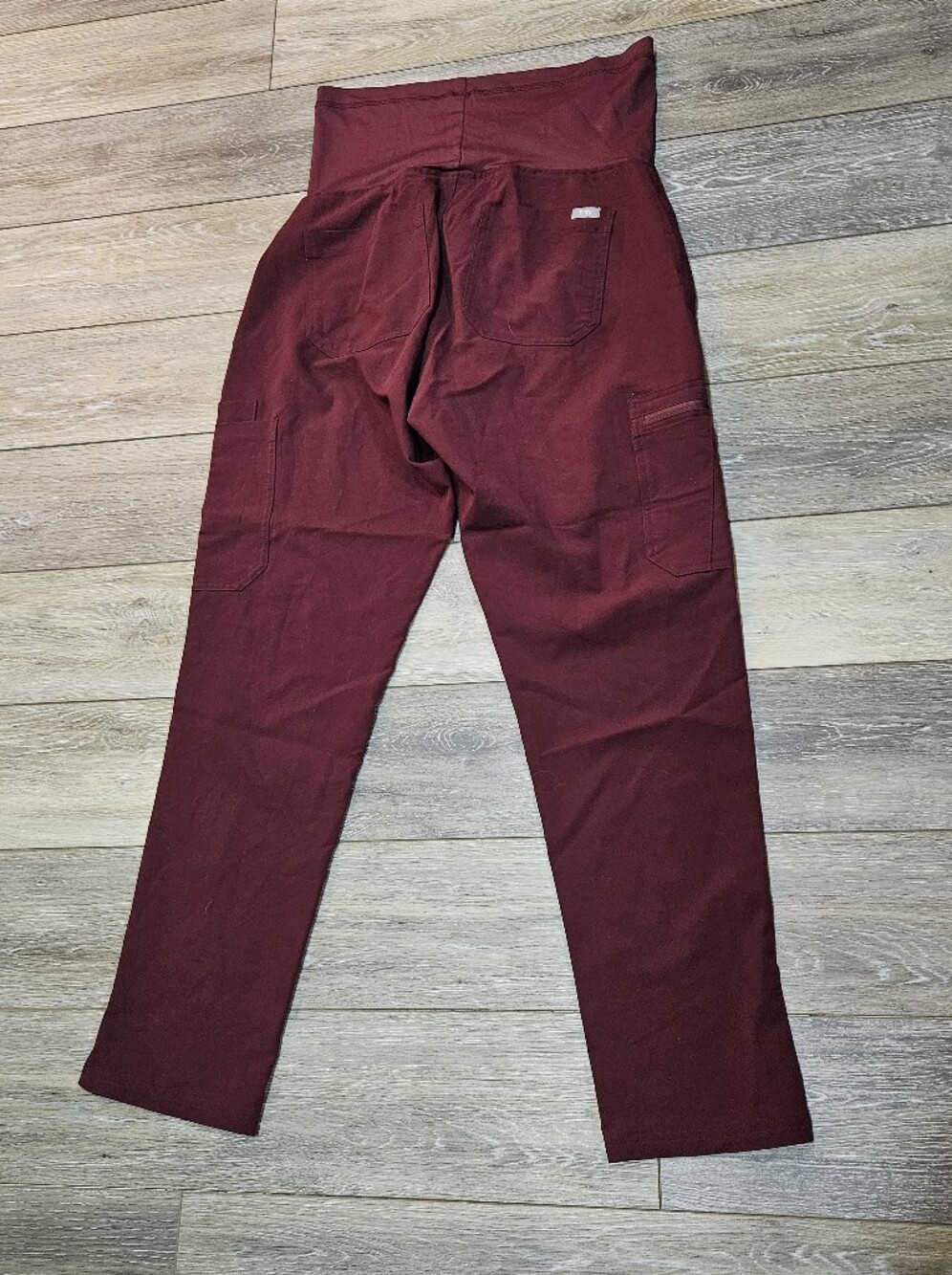 Figs Women's Burgundy Maternity Straight-Leg Scrub Pants Size Medium - Picture 7 of 7